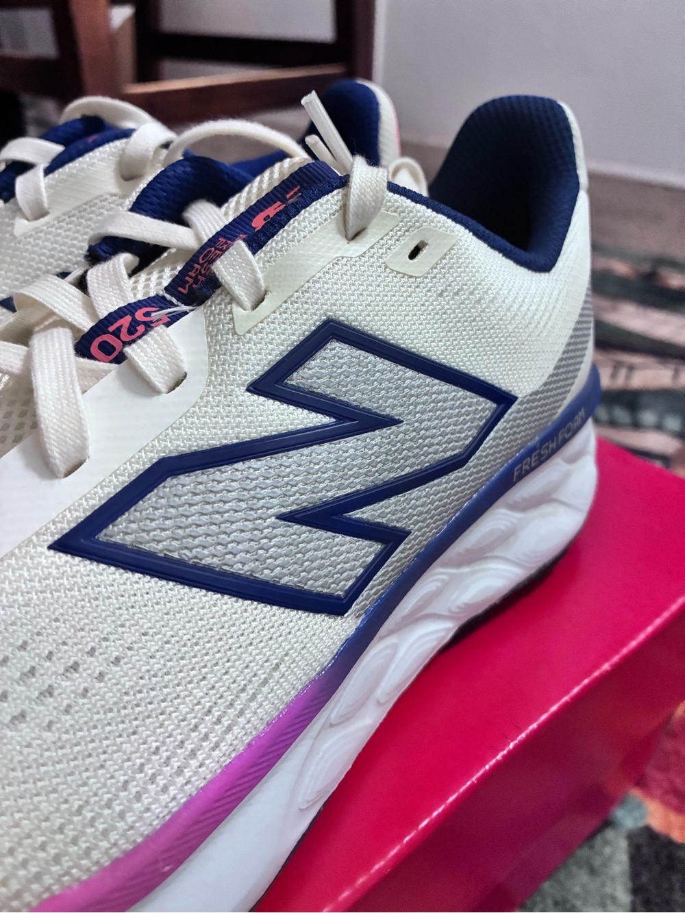 New Balance 520 Fresh Foam Women's Running Shoe with Pink Accent Size 10